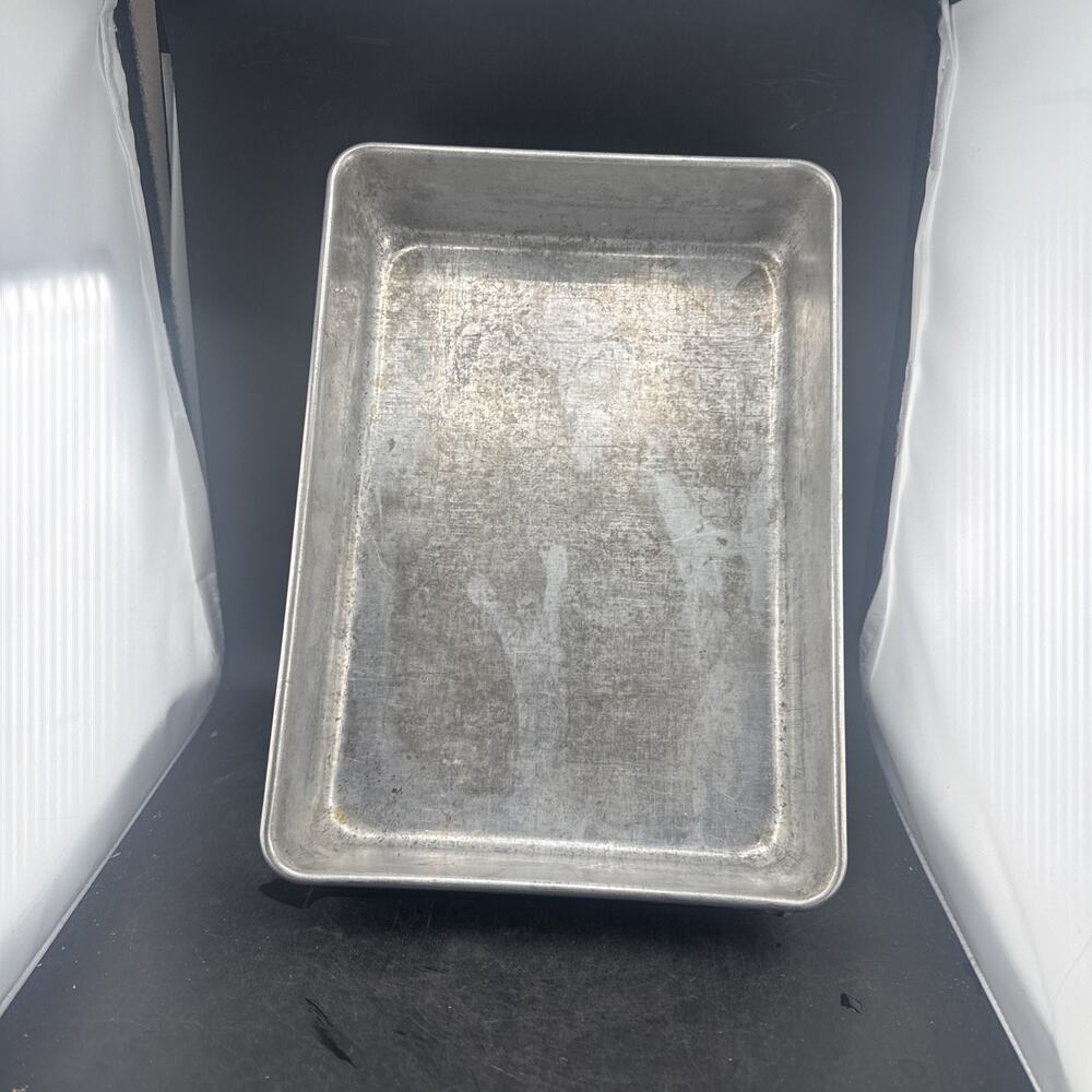 Vintage Mirro Aluminum Cake Pan 13x9x2-5/8 Cake Brownie Baking Pan 5488M USA